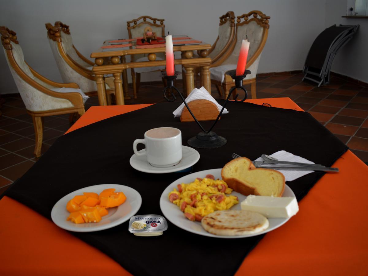 Hotel Campestre La Toscana Villavicencio Bagian luar foto