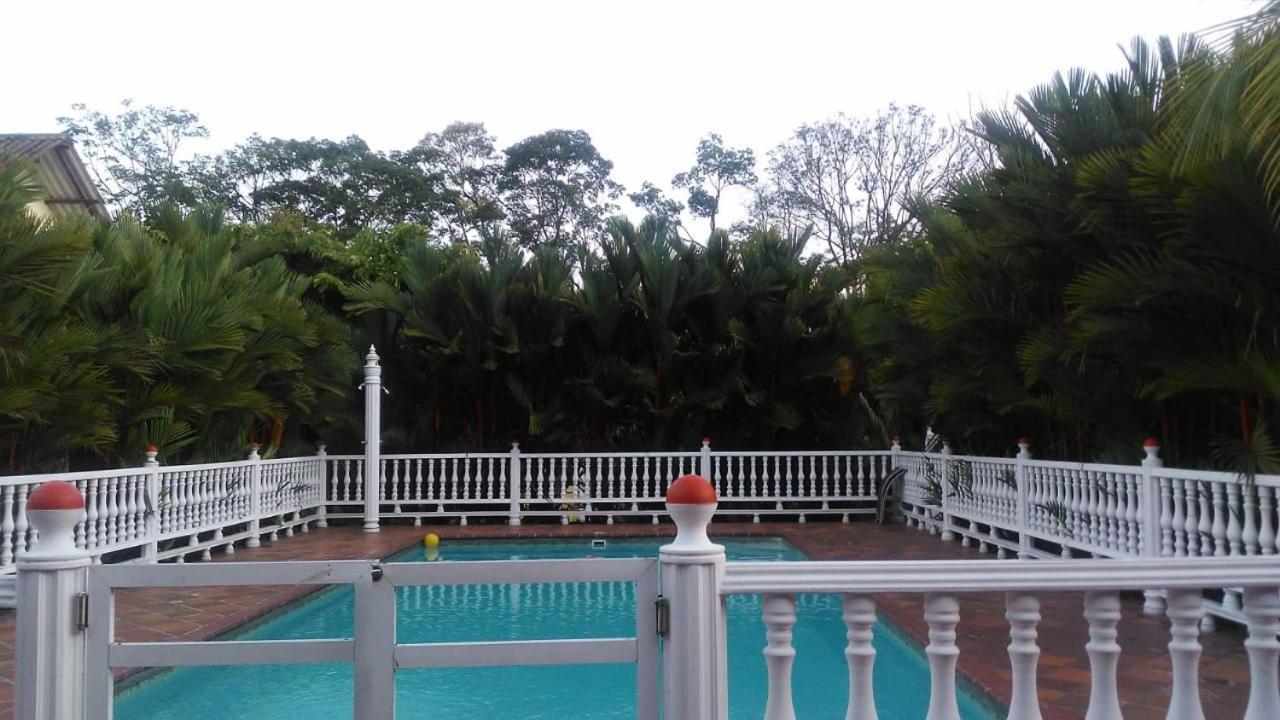 Hotel Campestre La Toscana Villavicencio Bagian luar foto