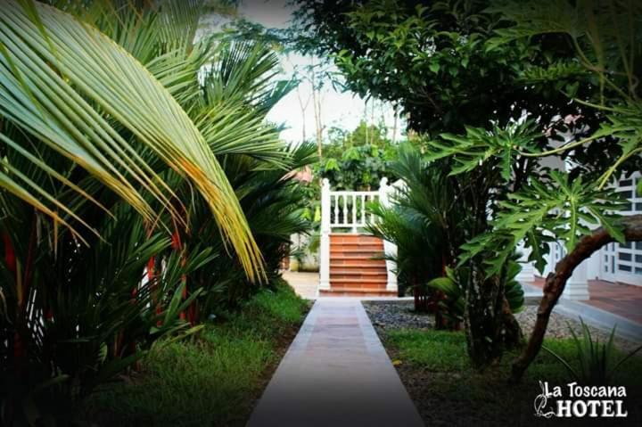 Hotel Campestre La Toscana Villavicencio Bagian luar foto